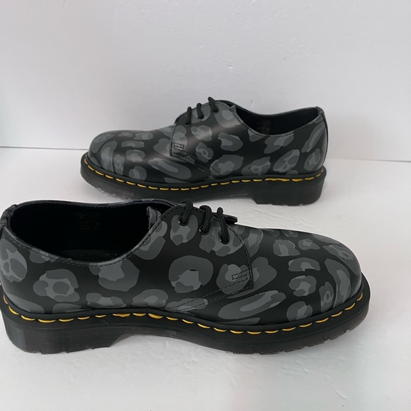 Dr. Martens 1461 Skull Leopard Print Oxfords Black Mens Size 8/ Womens Size 9 - Picture 2 of 8
